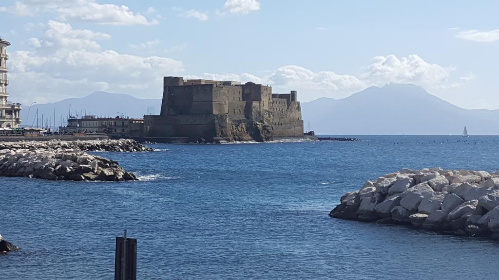 B&B Carolina Plebiscito R. Napoli Eksteriør bilde