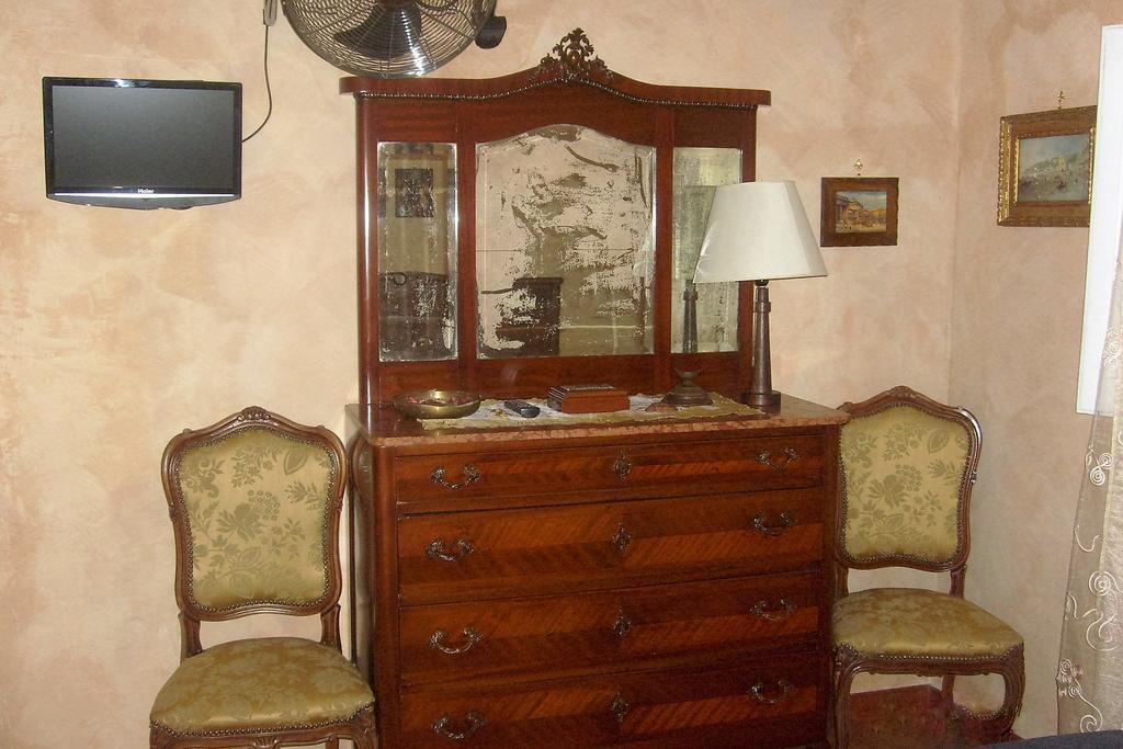 B&B Carolina Plebiscito R. Napoli Eksteriør bilde